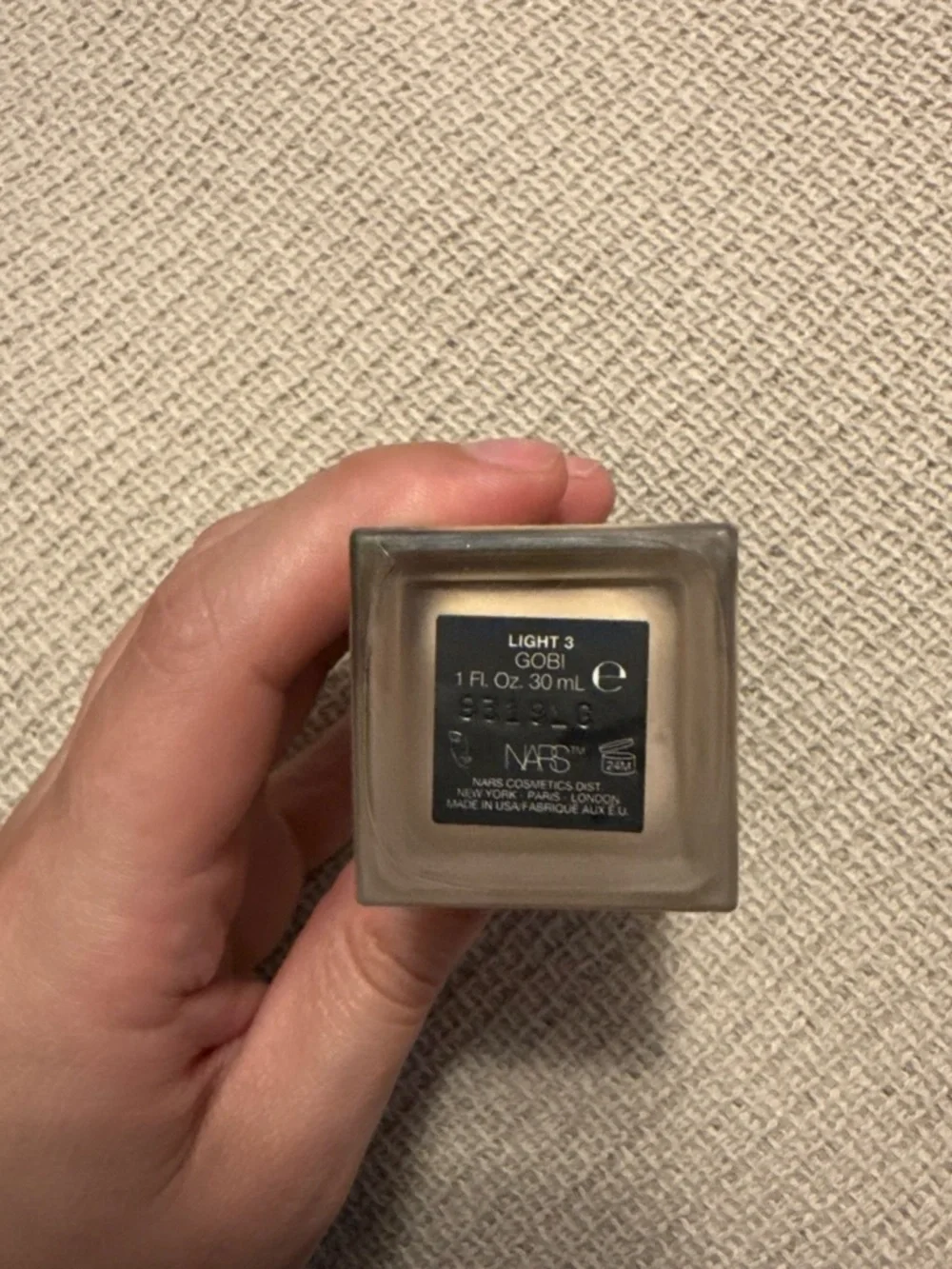 NARS luminous light weight foundation shade light 3